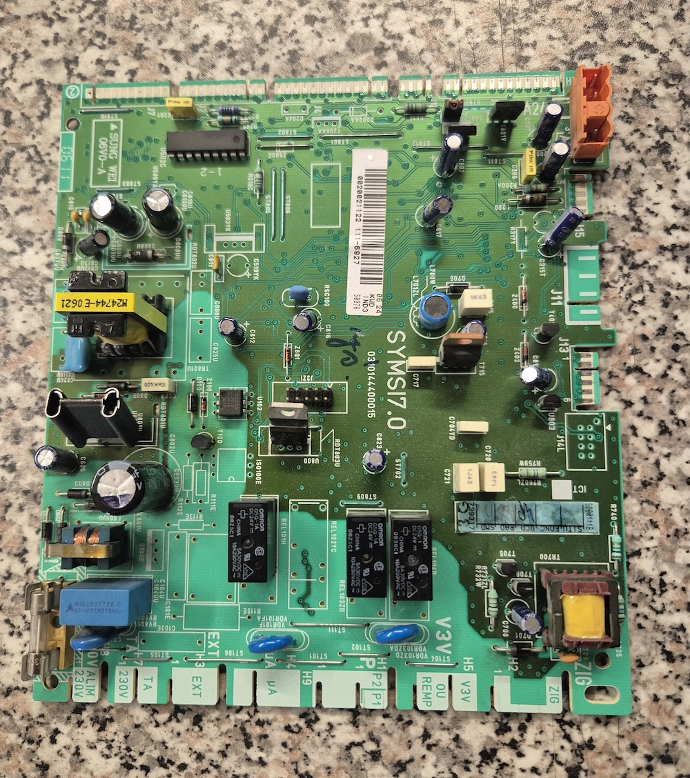 Saunier Duval Isotwin F24 E vezérlőpanel
