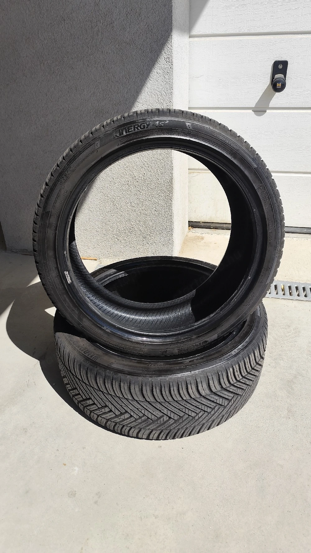 Hankook Kinergy 4s  4 évszakos 225 40 R18 90%-os 2 db eladó 