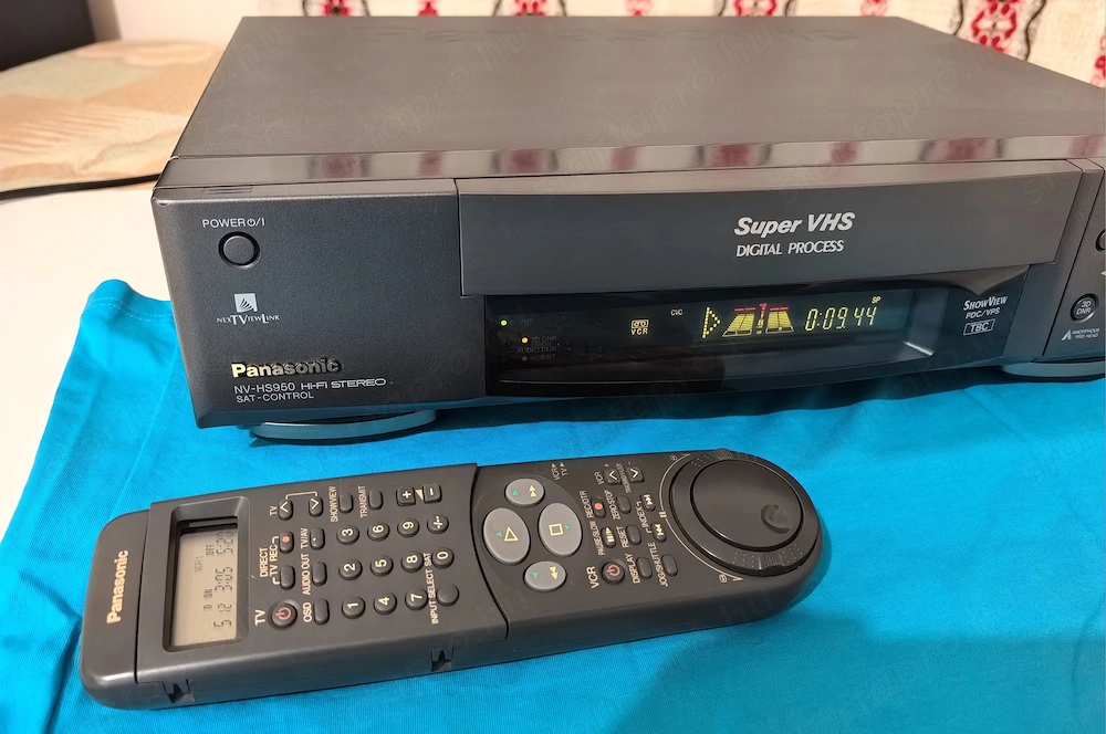 Panasonic NV-HS950 S-VHS csúcs videó kazettákkal