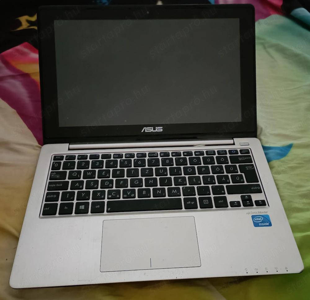 Eladó a képen látható  Asus VivoBook S200E érintőképernyős notebook 