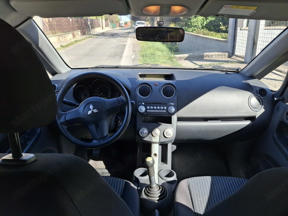Sötétkék Mitsubishi Colt 1.1 Inform AC eladó