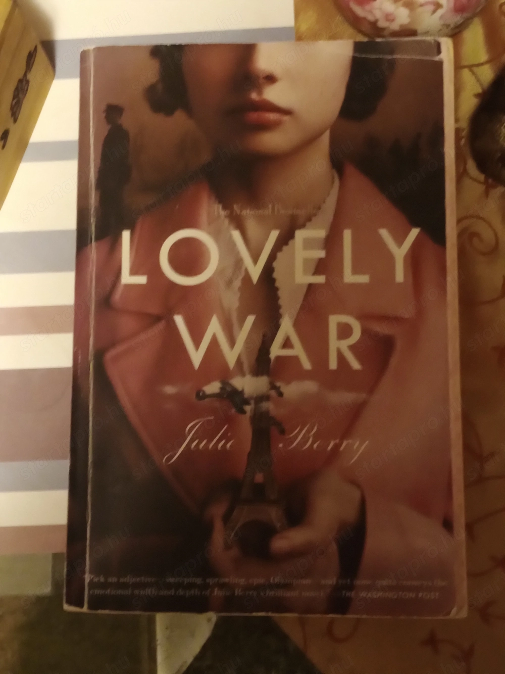 Julie Berry Lovely  War  5000ft óbuda személyesen óbudán lakcimemen vagy előre fizetés után mpl csom