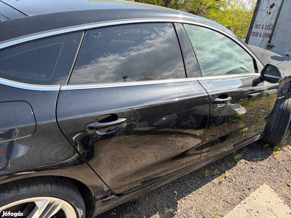 Audi A7 jobbos első hátsó ajtó és balos hátsó ajtó ,visszapillantó jobbos balos jobbos visszapillant
