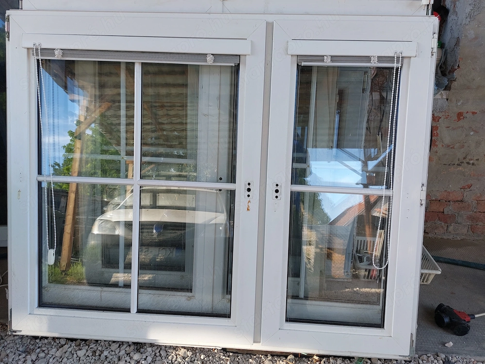 Bukó-nyiló sz;154 x  m;122 cm reluxás 2 réteg hőszigetelt  disz osztós kép szerinti  szép állapot  6