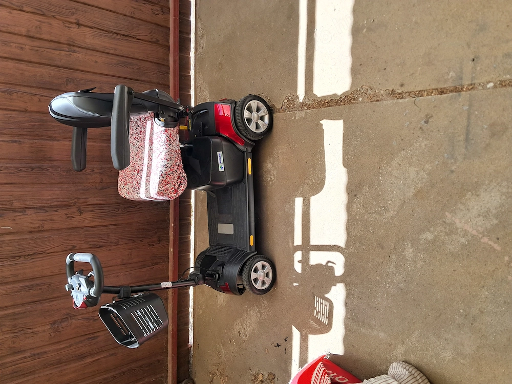 Elektromos scooter, szétszedhető, 4 kerekű
