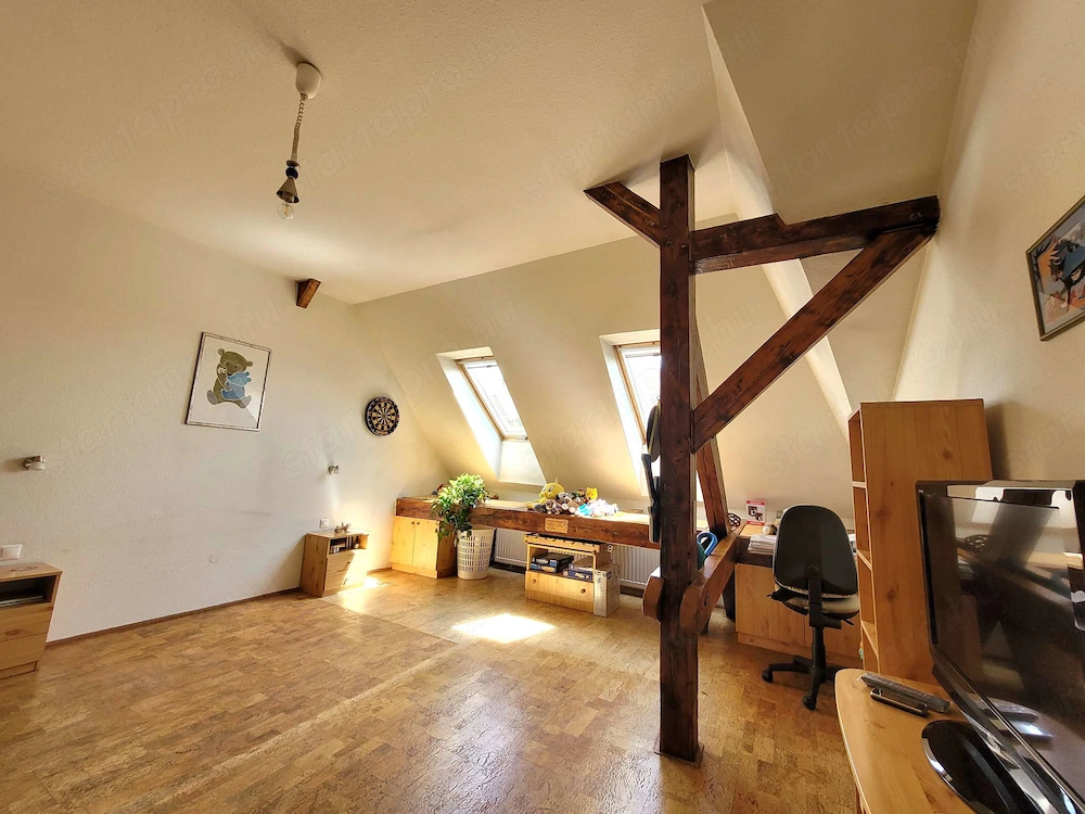 Penthouse-hangulat a megújult Csarnok-negyedben