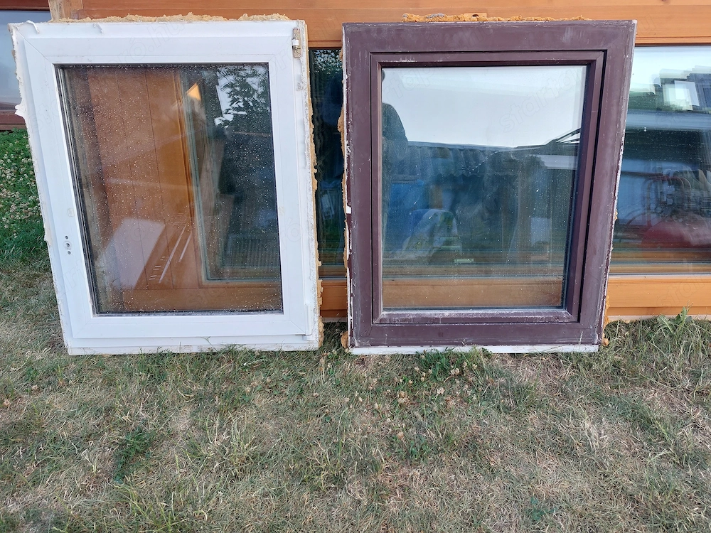 2 db Műanyag bukó-nyiló  3 réteg hőszigetelt üveg  sz;76 x m;94 cm kép szerinti állapot kivül aludek