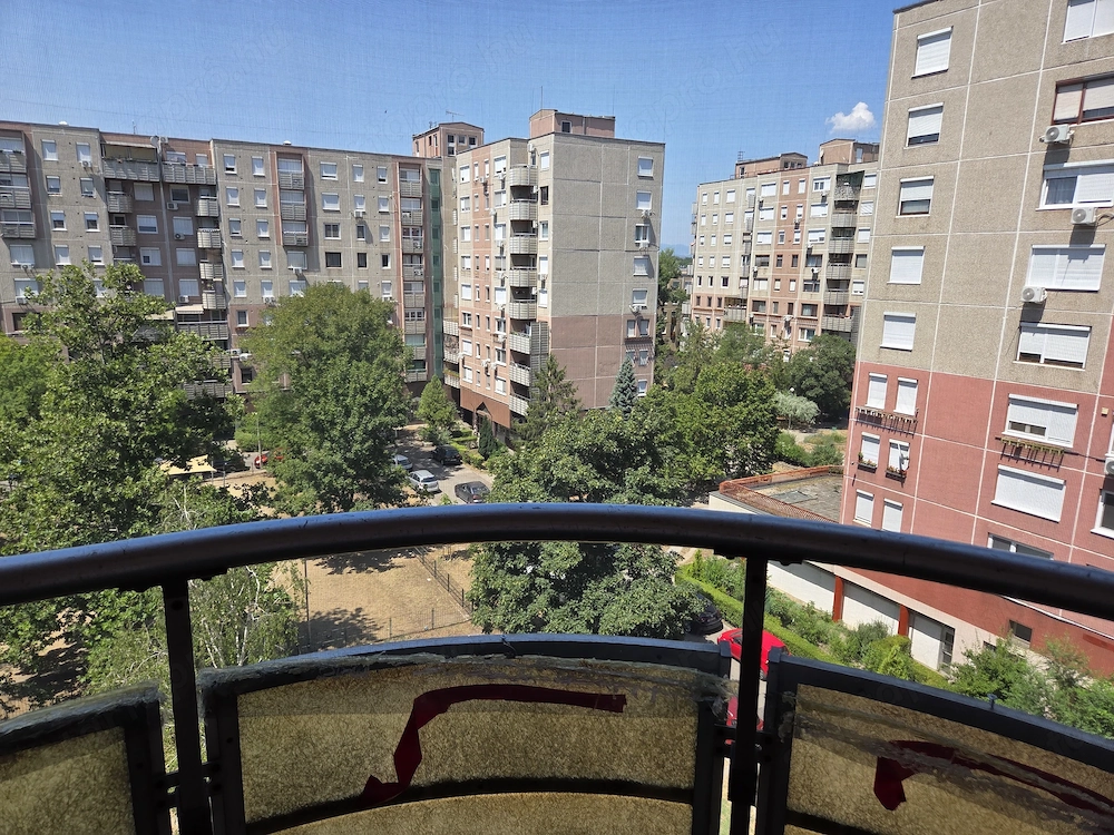Kasásdűlőn 3 szobás erkélyes lakás eladó!