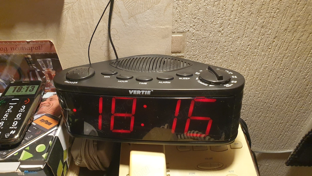 Vertie ST-178 ébresztőórás FM-AM rádió eladó