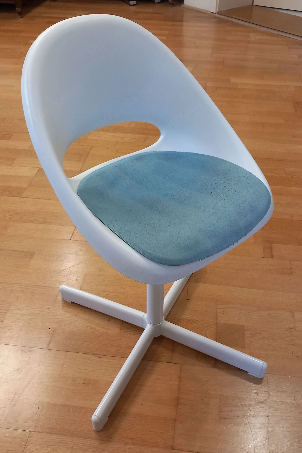 IKEA gyerekszék  -  újszerű állapotban