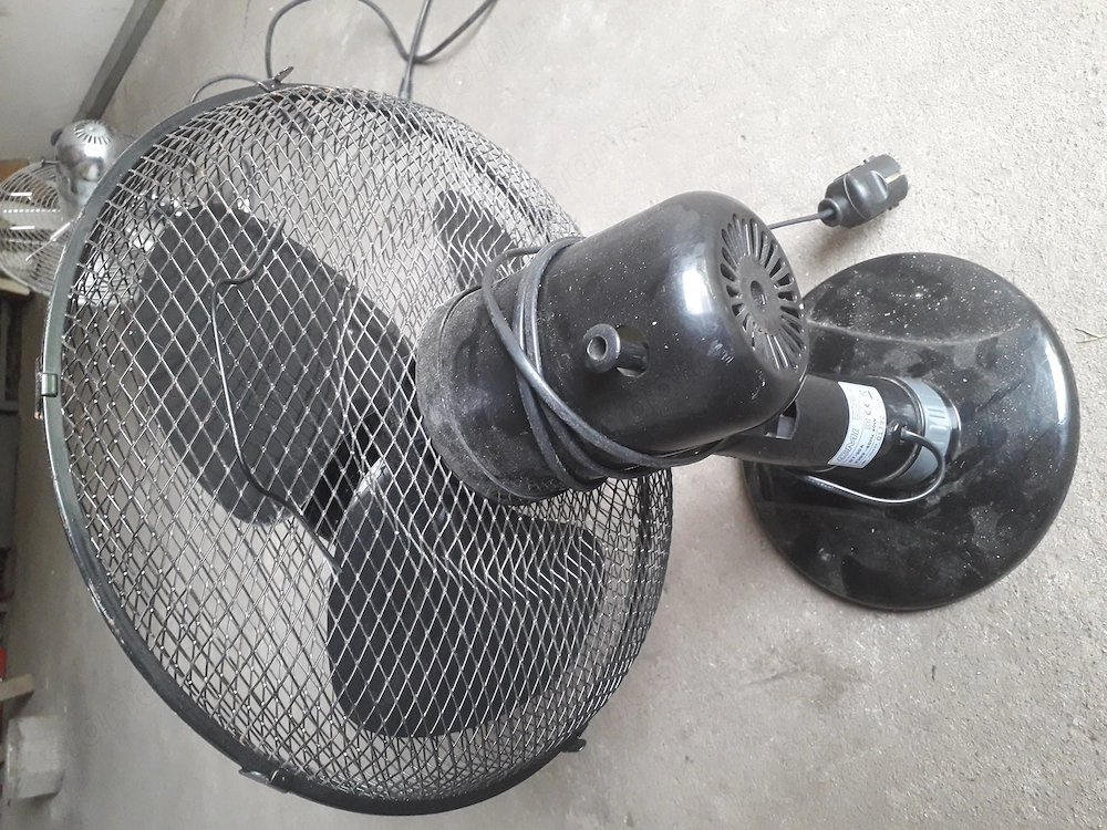 Asztali ventilátor 2 Db kiváló állapotban eladó. Az egyik ezüst a másik fekete színű. Győrből elvihe