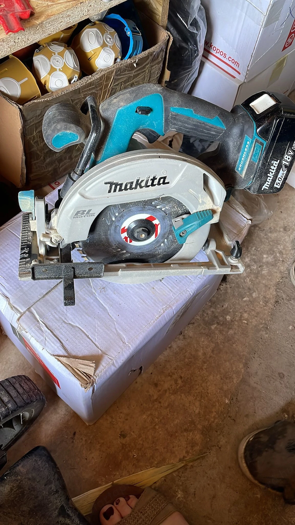 Makita DHS680 18V LXT akkus szénkefementes körfűrész + 5.0Ah akkumulátor