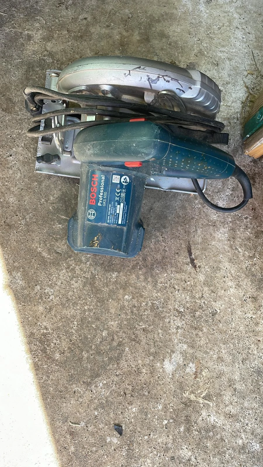 Bosch GKS 600 Professional kézi körfűrész (1200W   165mm)