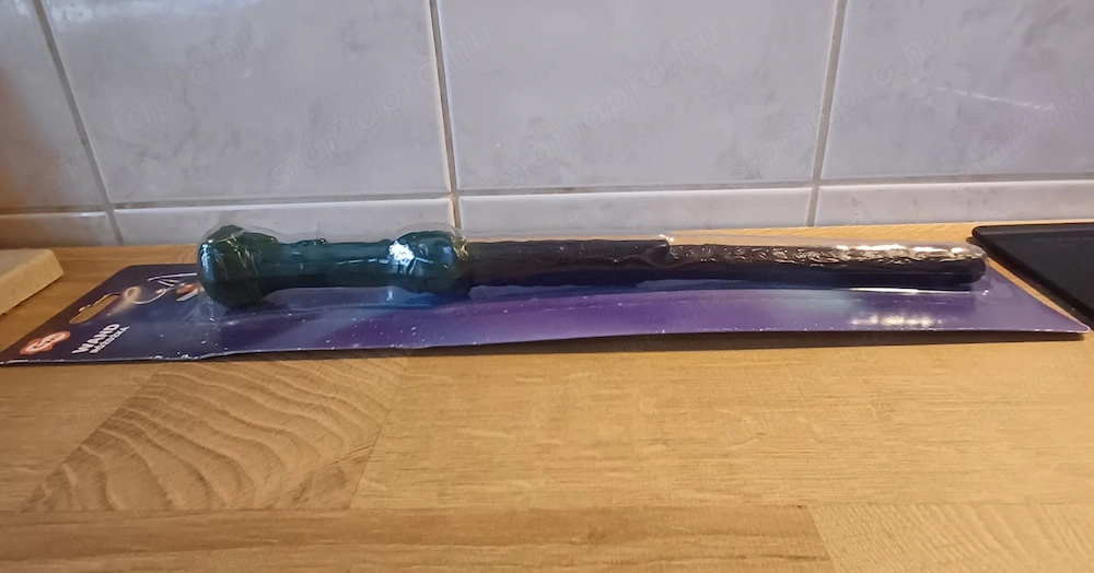 Harry Potter témájú, műanyag játék varázspálca eladó, ÚJ!