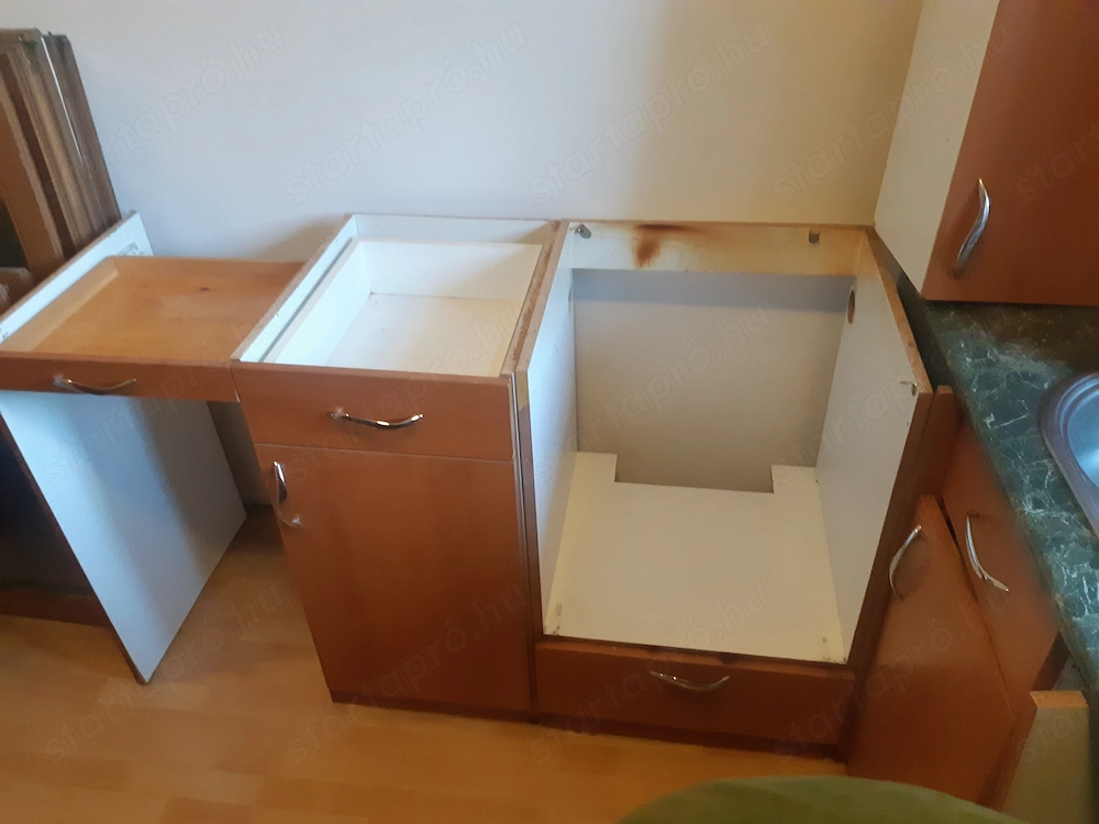 Konyhabútor mosogatóval Kludi csappal és szagelszívóval