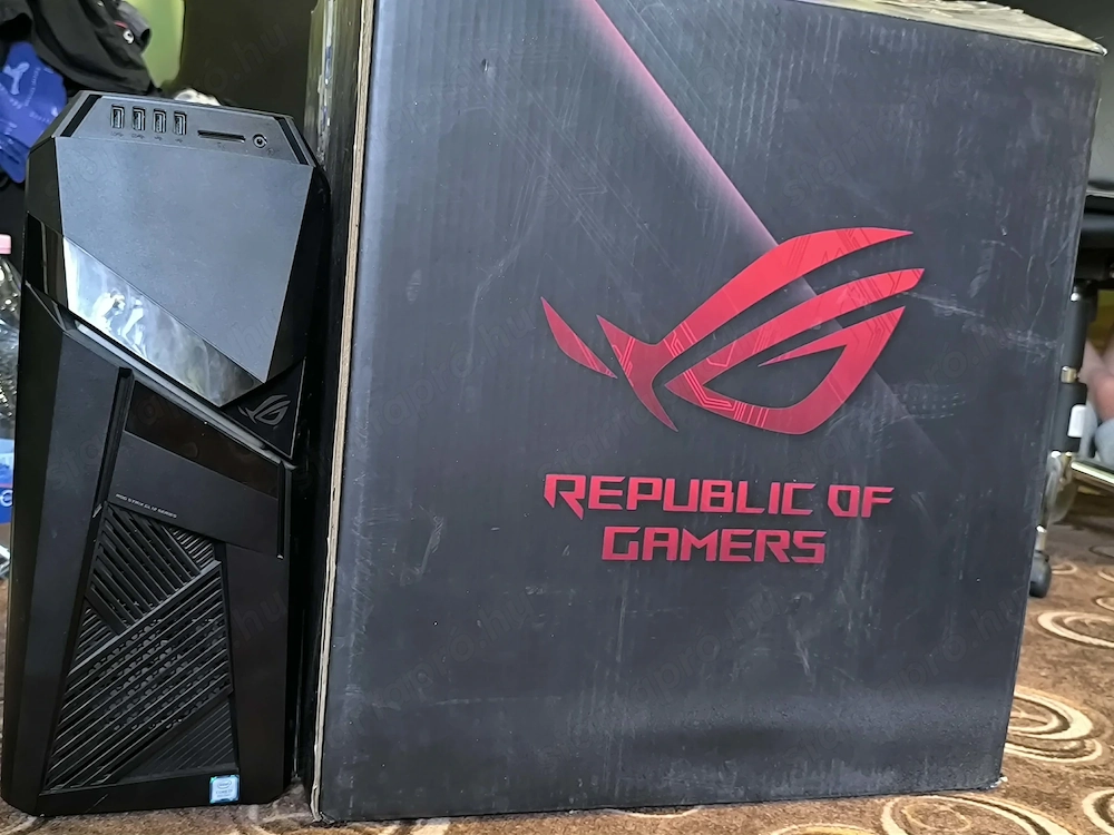 Asus rog strix  GL12CS-HU005D i7 8700 Gamer asztali pc. Intel  Core  i7-8700 3,2 Ghz , Corsair 16 GB