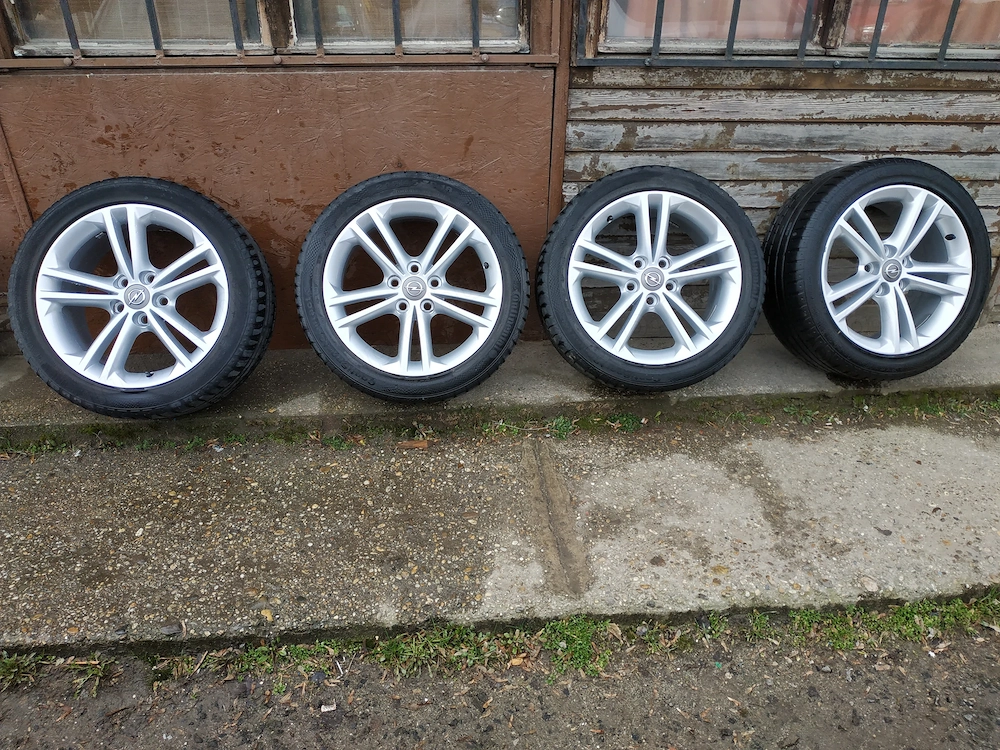 Gyári Opel Insignia 18 colos alufelni szett 80%-os Hankook nyári gumikkal eladó