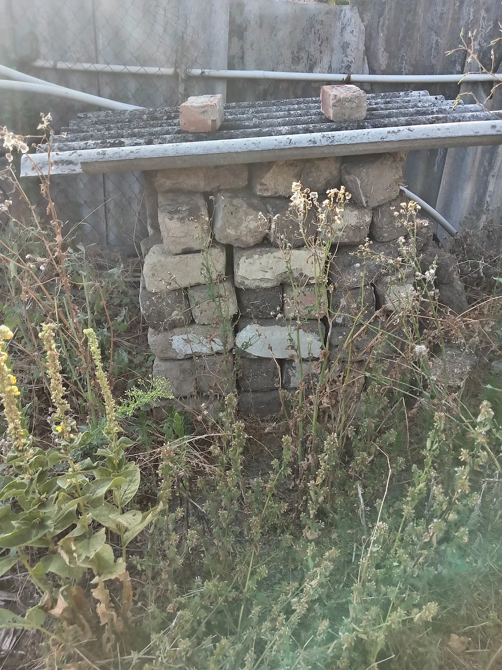 Eladó vályog tégla