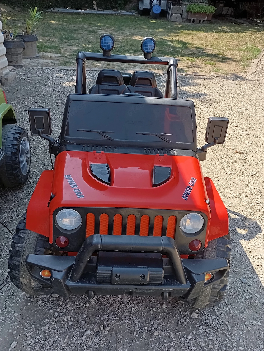 Eladó:  2 személyes elektromos kisautó   Jeep   ÚJ AKKUMULÁTOR + TÁVIRÁNYÍTÓ + Töltő 