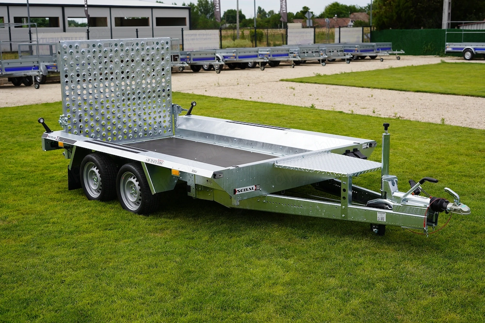 Új SEBAL - Bau 300 - 2 tengelyes (2700 kg) gépszállító utánfutó