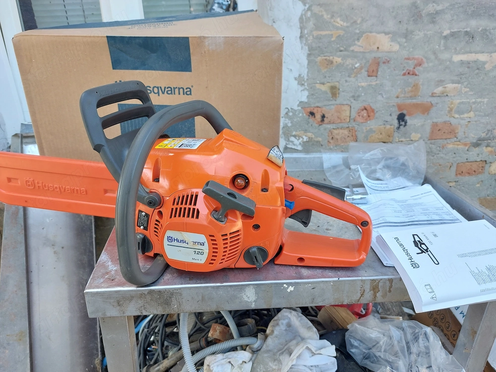 HUSQVARNA 120 Mark II  2022 04 29 napján vásárolt 1-szer használtuk azóta csak áll. Ára;55 ezer ft. 