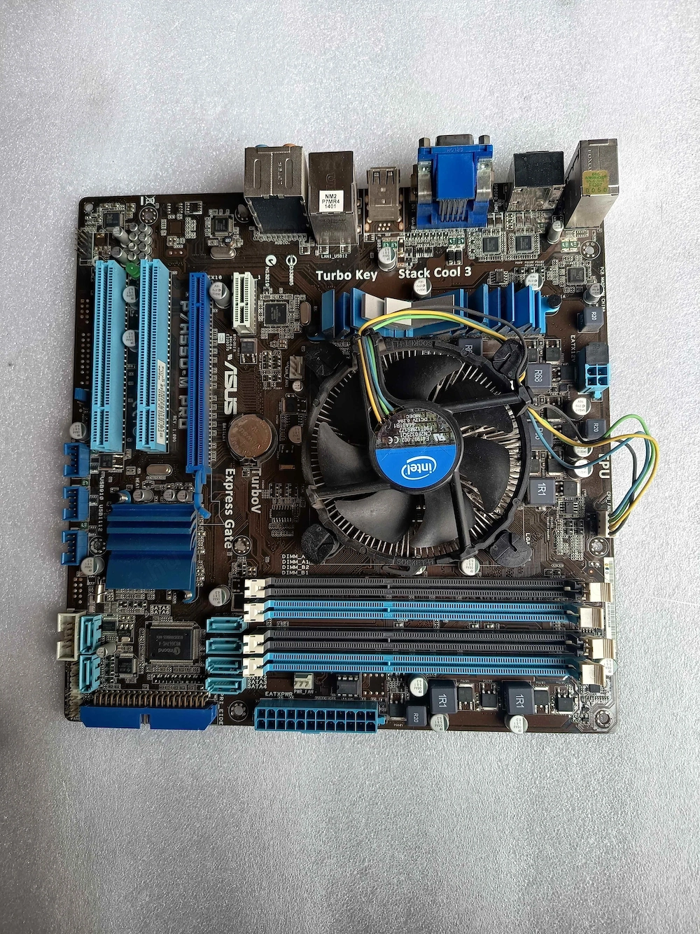 Assus P8H61-M PRO + 2x DDR3 HyperX RAM