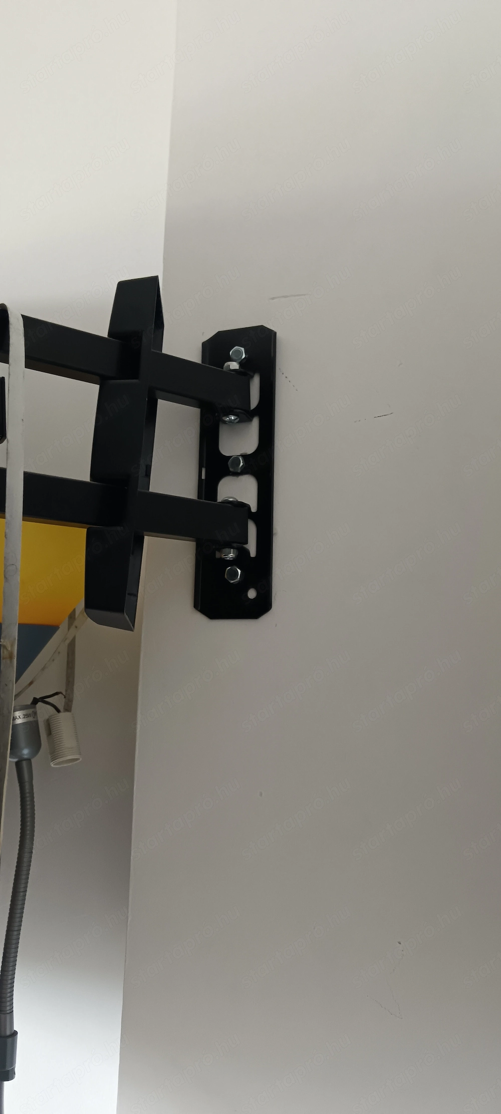 Eladó 139 cm-es Samsung tv falikonzollal együtt
