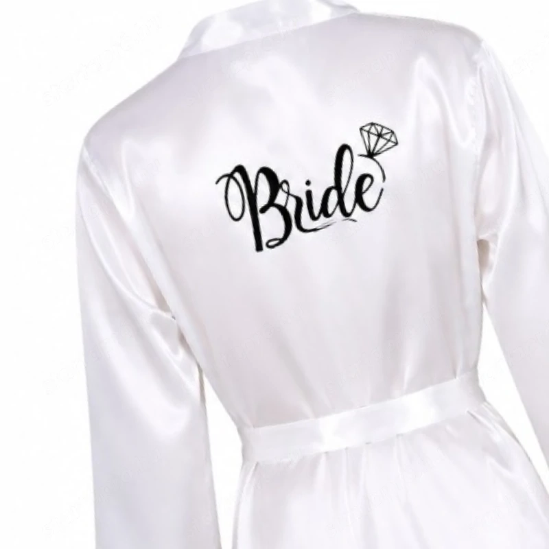 Fehér szatén Bride köpeny, egyméretes