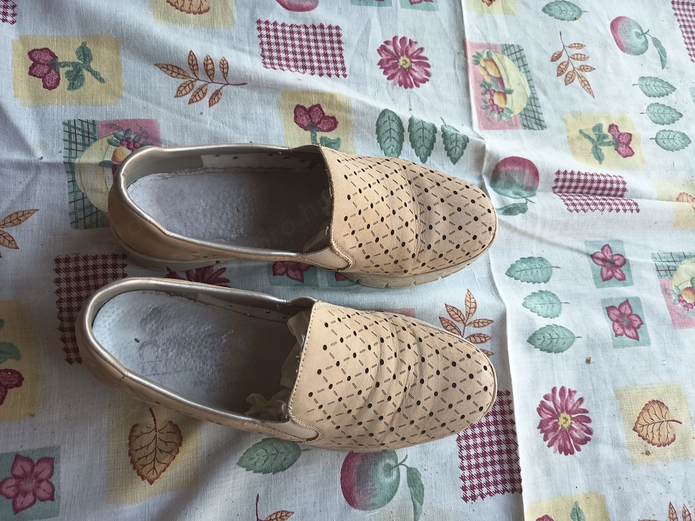Rieker női kényelmi cipő 37-es    perforált slip-on   nagyon puha!