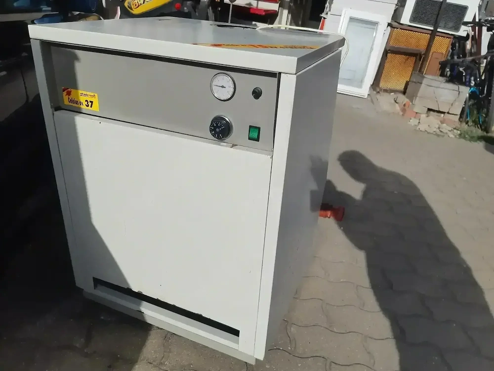 StarkTherm Celsius ÖV. 37 35kW öntöttvas gázkazán működő