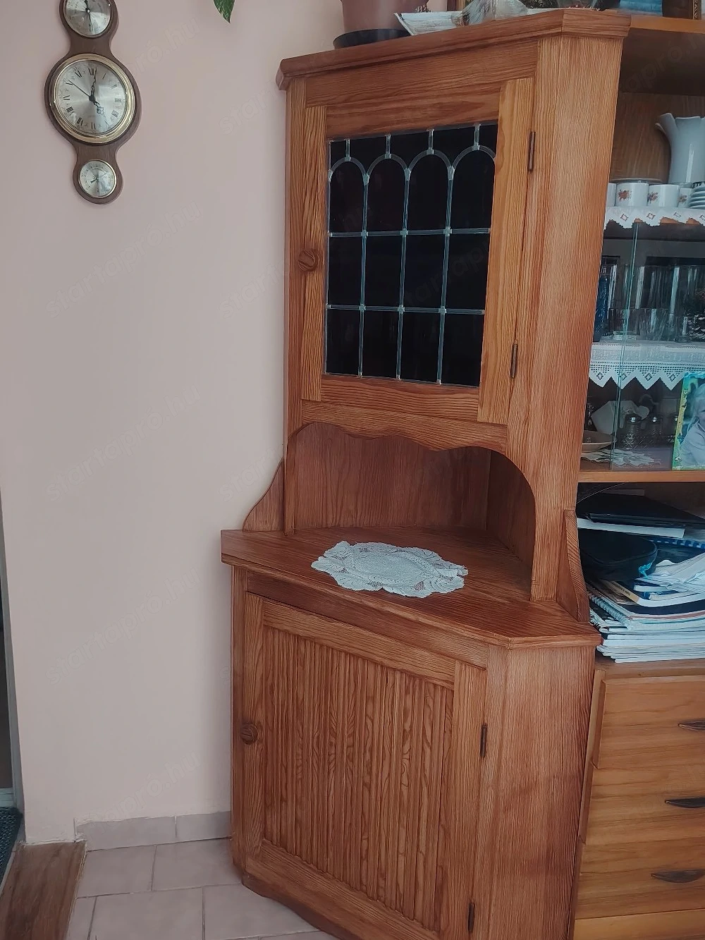 Sarok szekrény eladó 