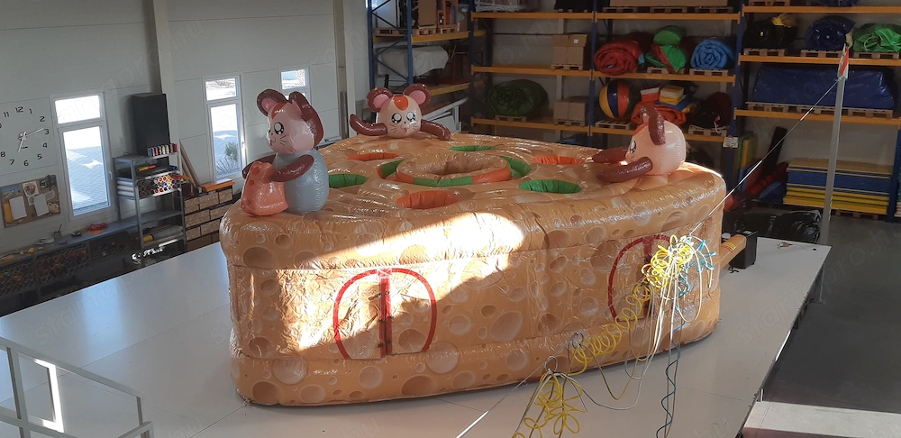 Eladó Egérhajsza Ugrálóvár