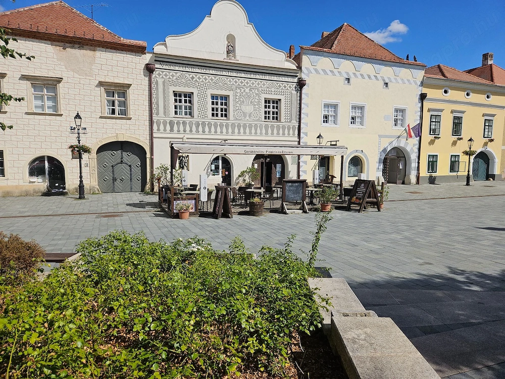 Kőszeg kiemelten frekventált helyen lévő melegkonyhás étterem átadó!