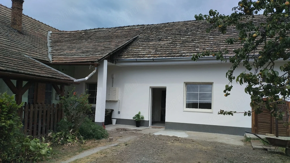 3 bed · 100m² · Családi ház