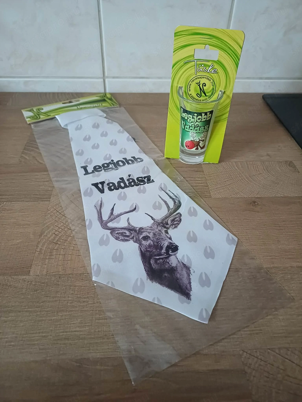 Legjobb Vadász nyakkendő, vicces pálinkás pohárral eladó, Új!
