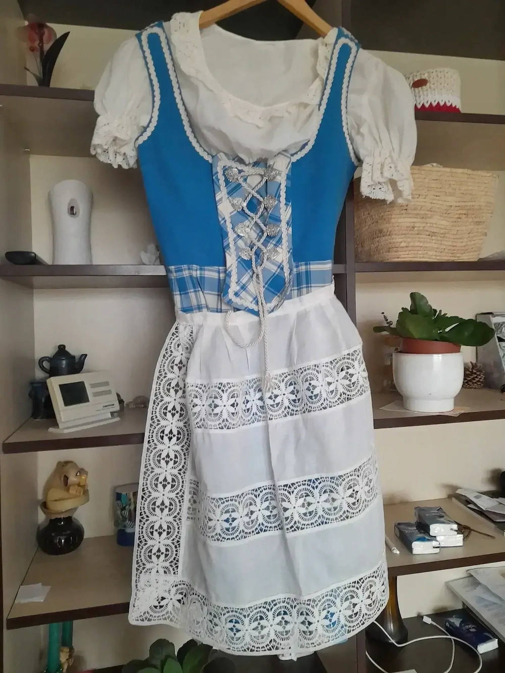 Kék kockás eredeti német ruha 34-36 méretben, eladó!