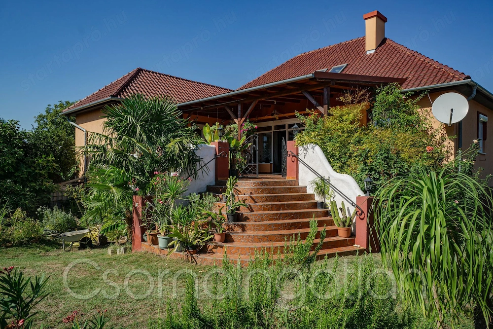 5 bed · 128m² · Családi ház