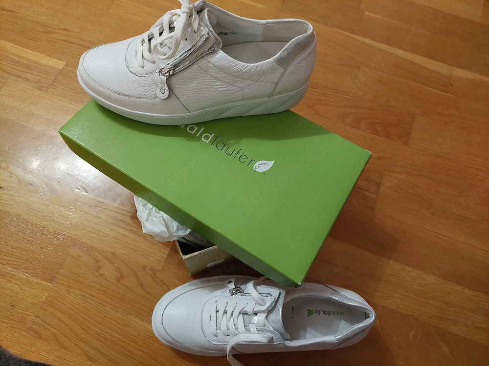 Új kényelmi női bőr cipő 40es méret