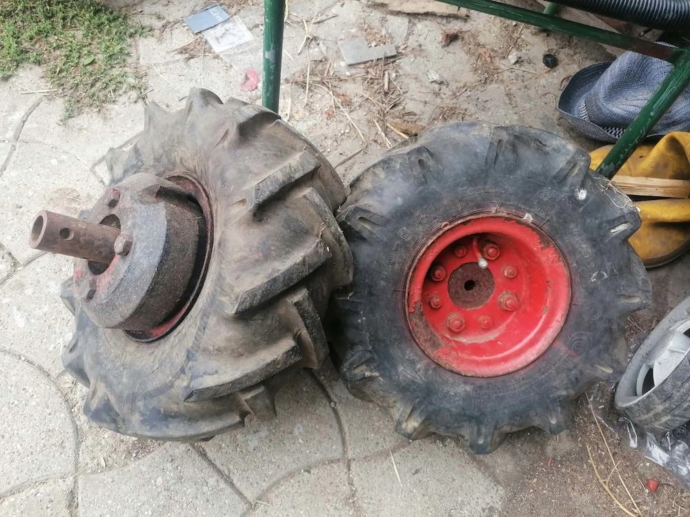 Kis traktor kerék párban