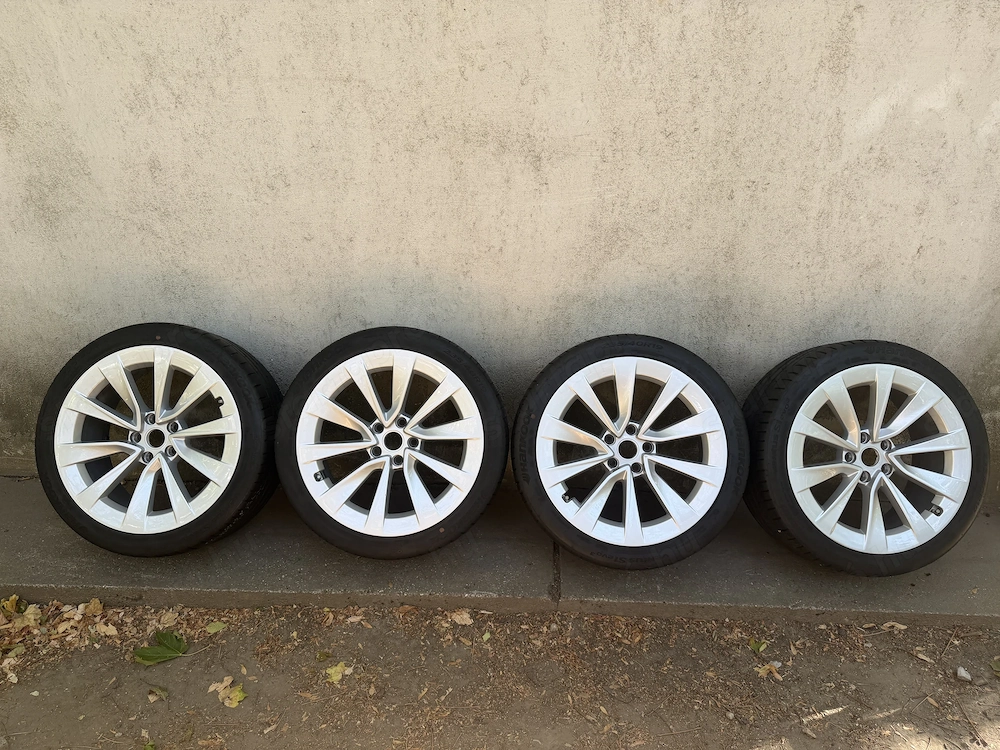Tesla Model 3 Sport felni szett Hankook nyári gumival 1044264-00-A