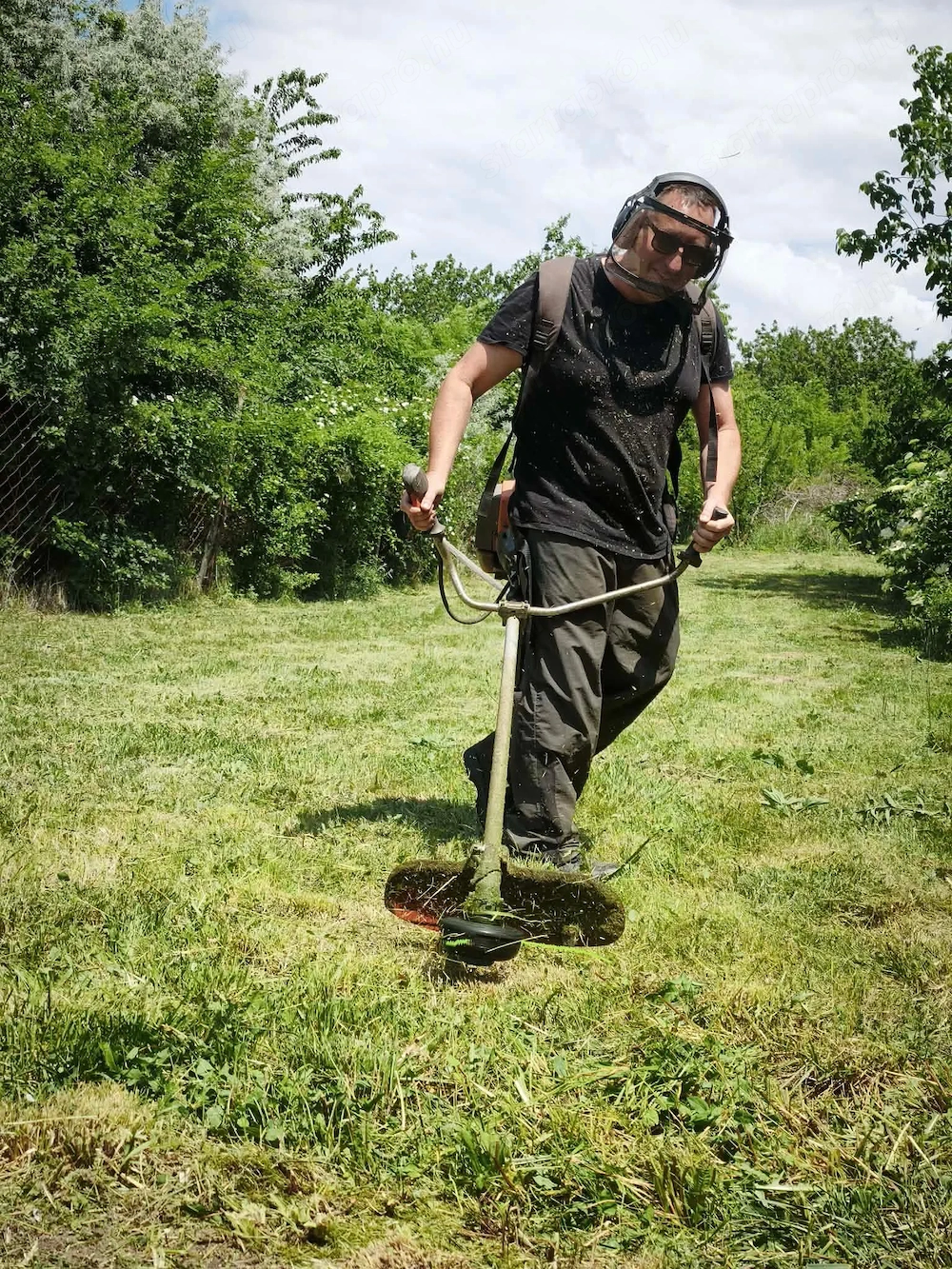 Fűnyírás, fűkaszálás 
