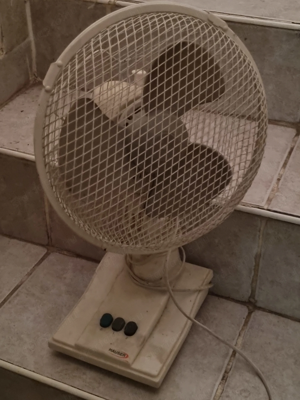 Hauser F-23 asztali ventilátor 2 sebességes 26cm kosár működő