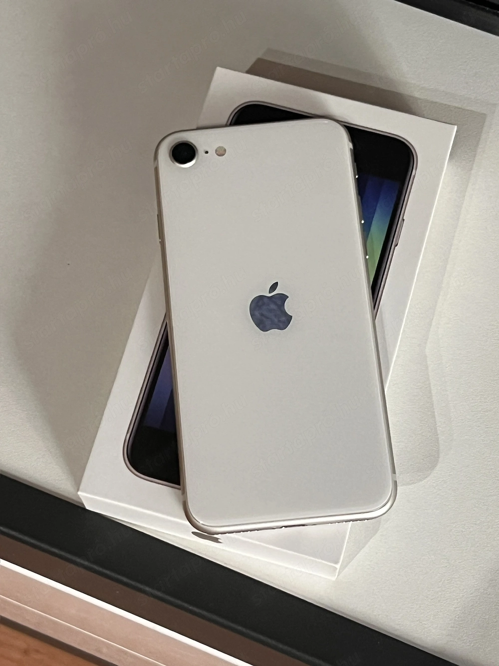 Eladó iPhone SE 2022   128 GB   Starlight fehér