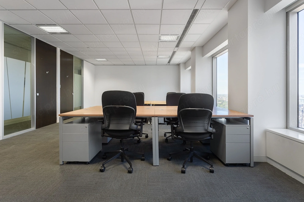 30 fős rugalmas irodaterület a Regus MillPark Centre központban 