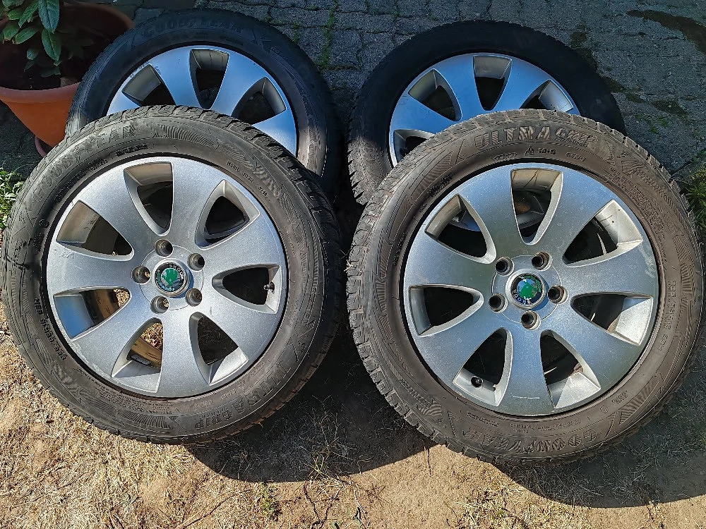 Skoda Superb 2 gyári alufelni