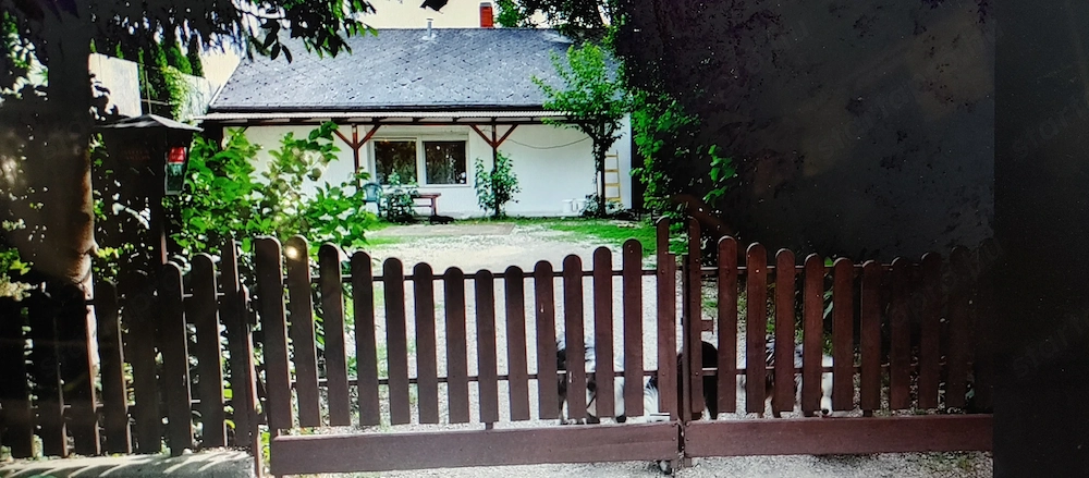 Kiadó Dunaparti családiház