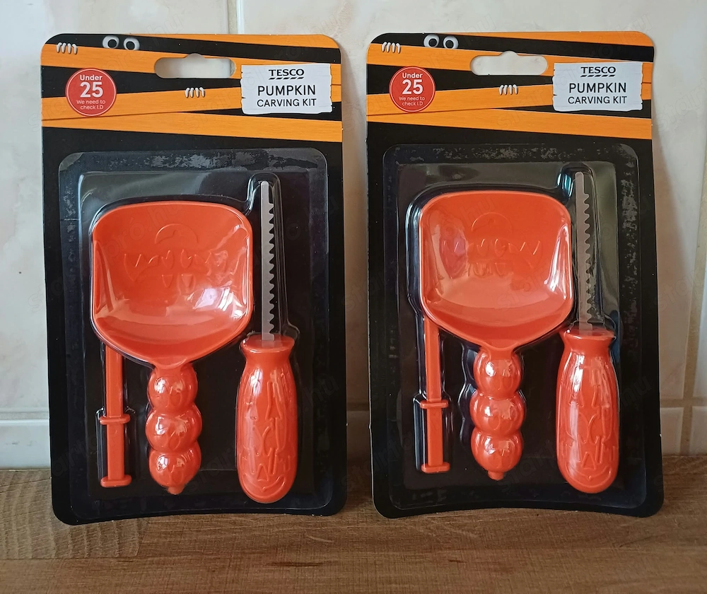 2 darab Halloween tökfaragó készlet eladó, új!
