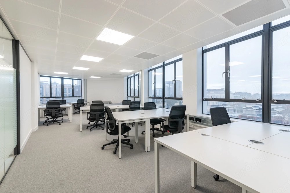 Teljesen berendezett iroda 40 fős nagyobb csapatnak a Spaces Corvin Towers központban 