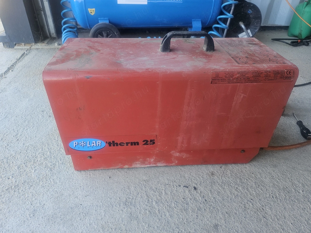 2 db Polartherm 25 gázüzemű ipari hőlégfúvó