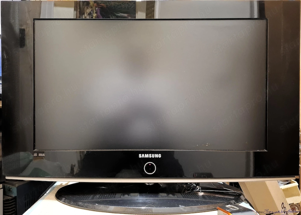 Samsung LE26A451C1 TV & Monitor RF Sscart Hdmi Comp-Video Rca Cvbs S-Video PC Pal Secam eladó